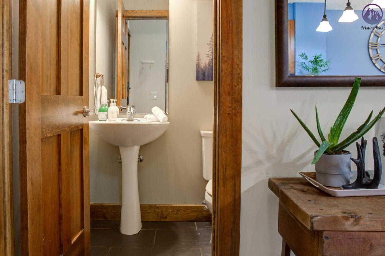 Fire Mountain Two Bedroom Condo Canmore Buitenkant foto