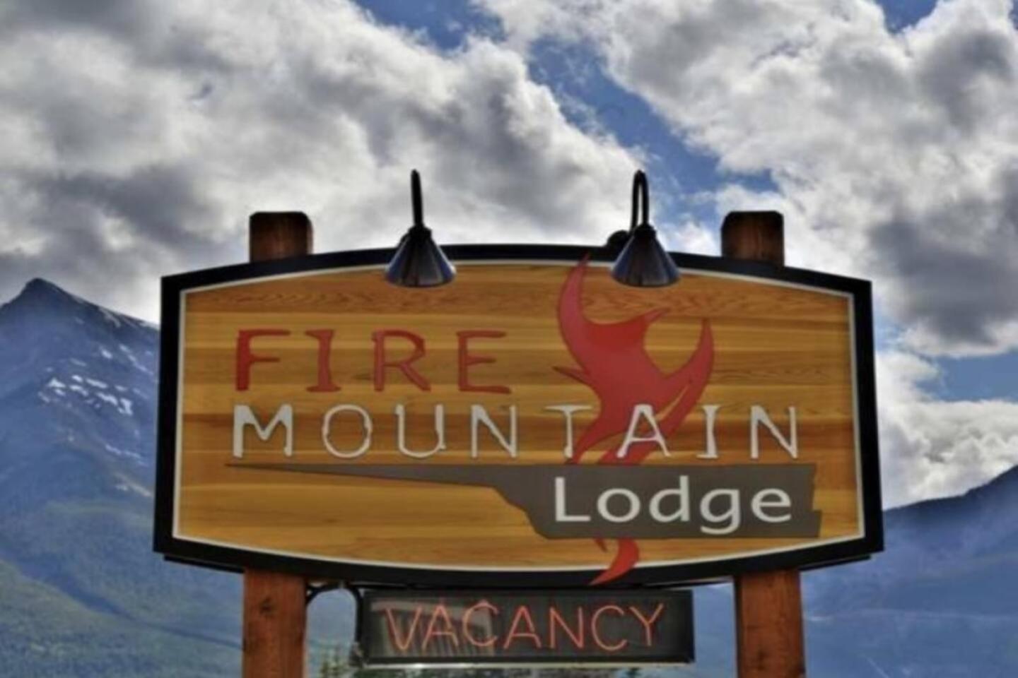 Fire Mountain Two Bedroom Condo Canmore Buitenkant foto